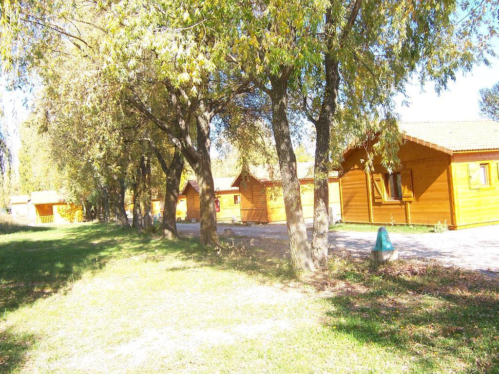 Camping La Motte Flottante 拉弗莱西诺斯 外观 照片