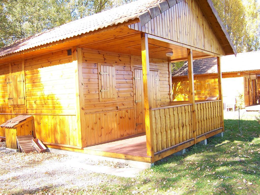 Camping La Motte Flottante 拉弗莱西诺斯 外观 照片