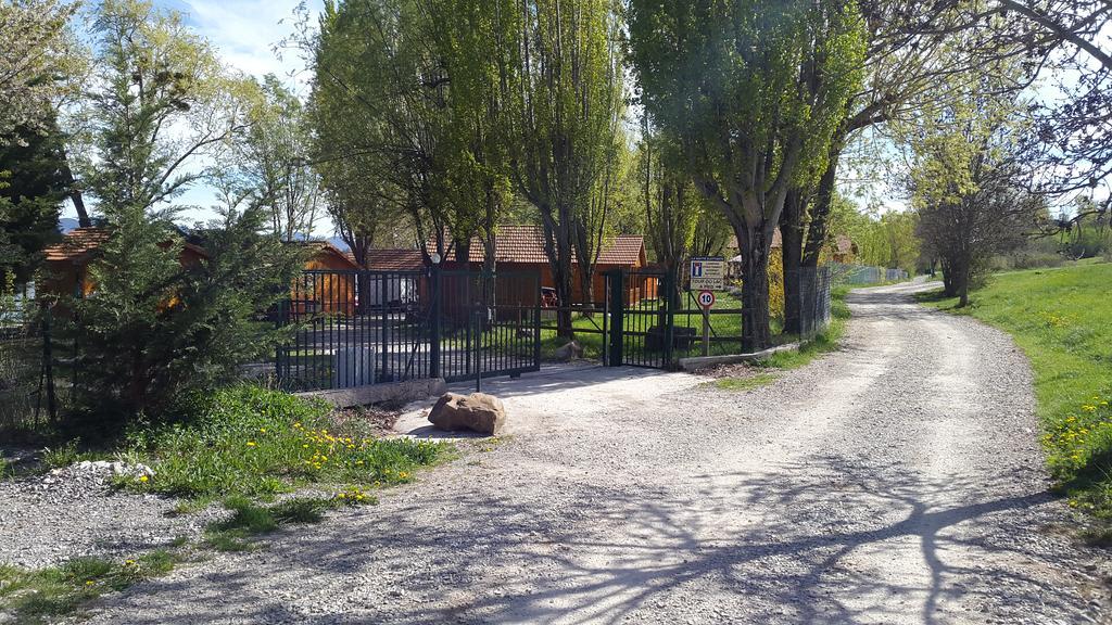 Camping La Motte Flottante 拉弗莱西诺斯 外观 照片